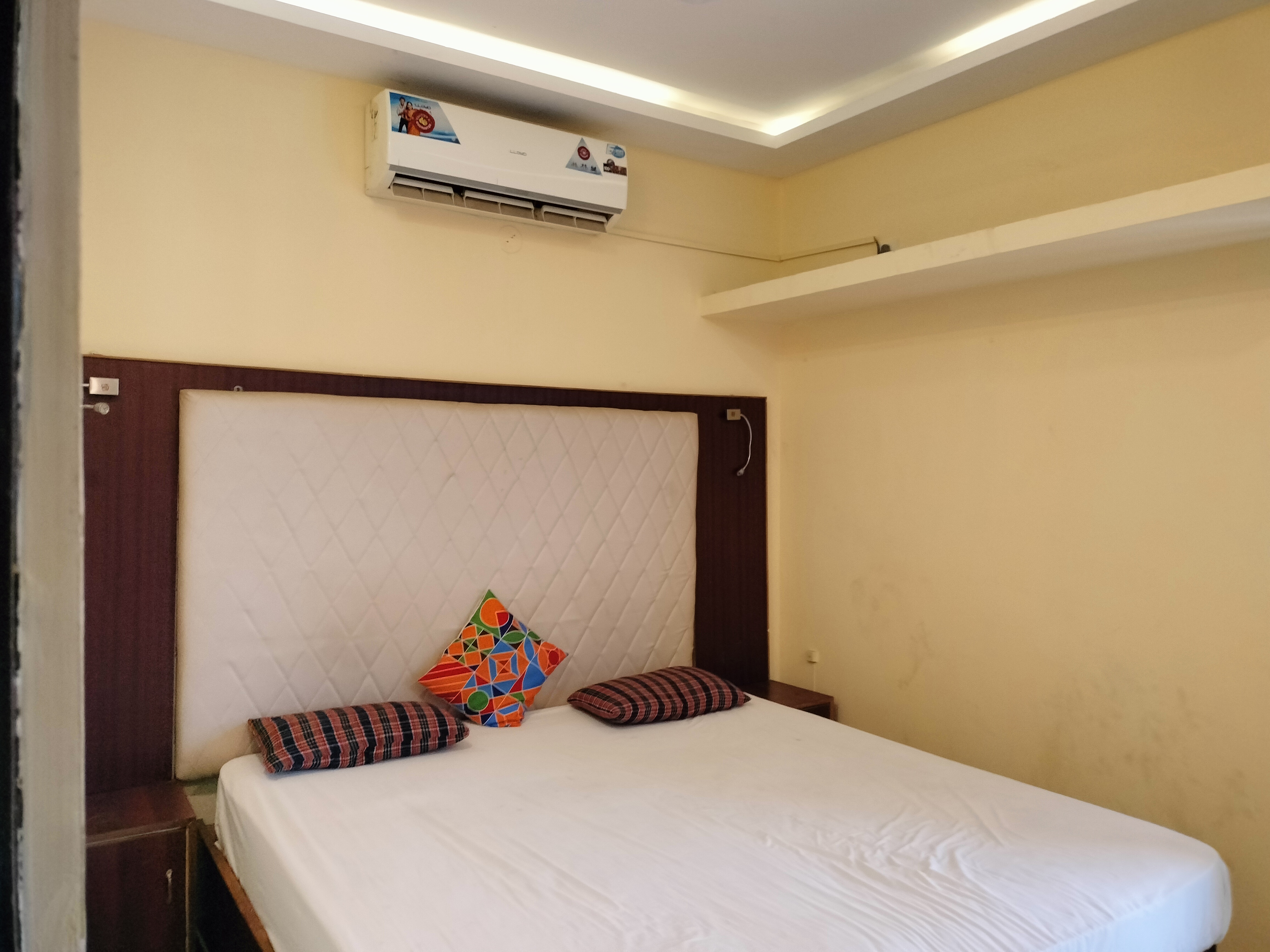 Rental 1 Bedroom 900 Sq.Ft. Penthouse in Cambridge Layout Bangalore