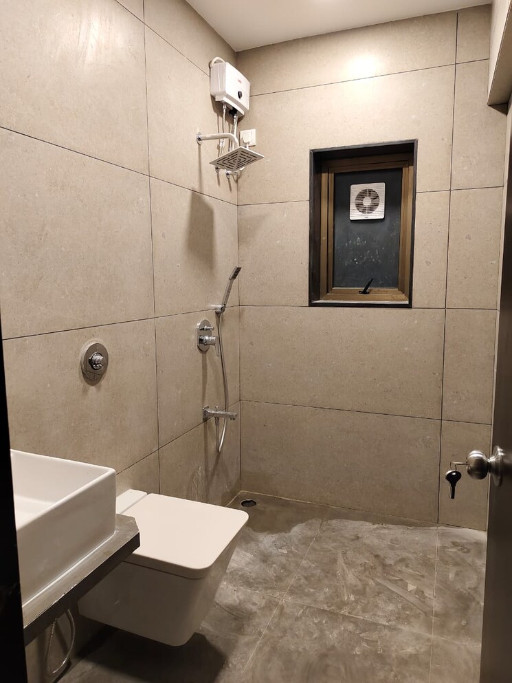 Bathroom, juhu 3 Bedroom 3000 Sq.Ft. Villa In Juhu Mumbai 6152097