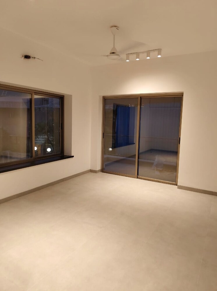 Garden, juhu 3 Bedroom 3000 Sq.Ft. Villa In Juhu Mumbai 6152097