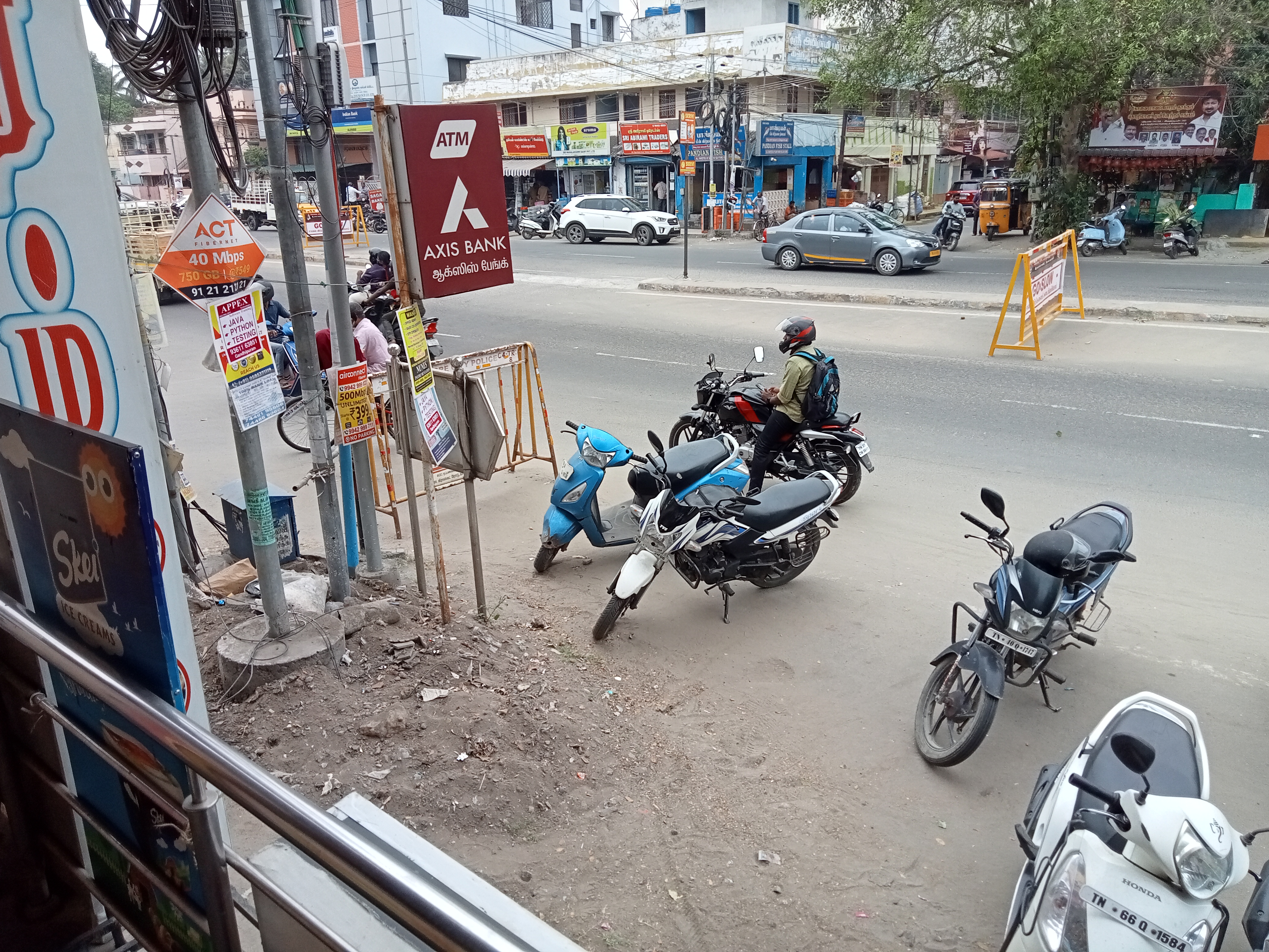 Rental Commercial Office Space 300 Sq.Ft. in Sivananda Colony