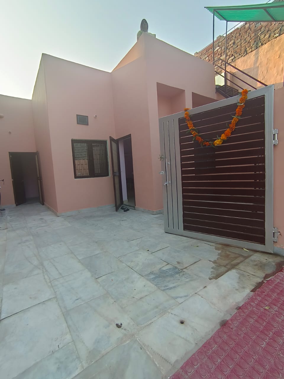 Rental 3.5 Bedroom 1500 Sq.Ft. Villa in Vishwakarma Krishna