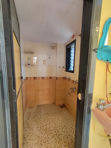 Bathroom in 1 BHK Builder Floor at Dombivli West – for Rent