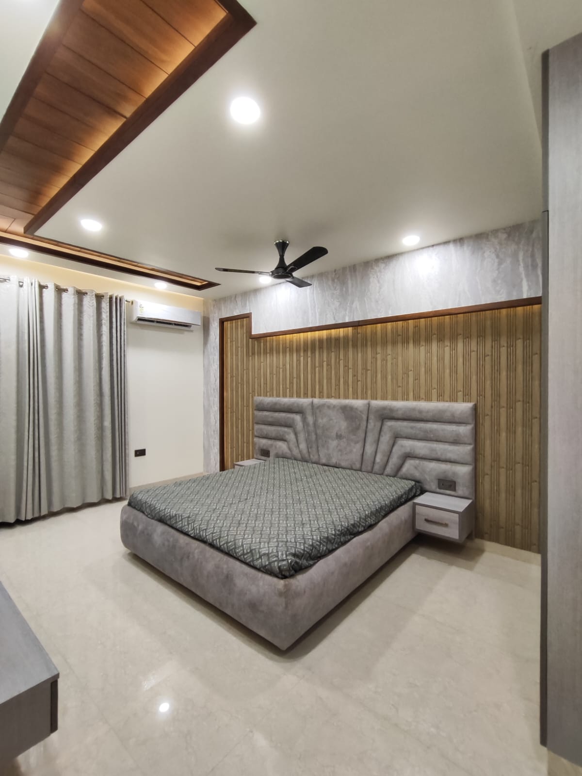 4 BHK + Pooja Room,Servant Room Builder Floor For Sale in Puri Laxuriya Builder Flo