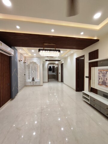 Building Lobby in 4 BHK Builder Floor at Sector 88 – for Sale
