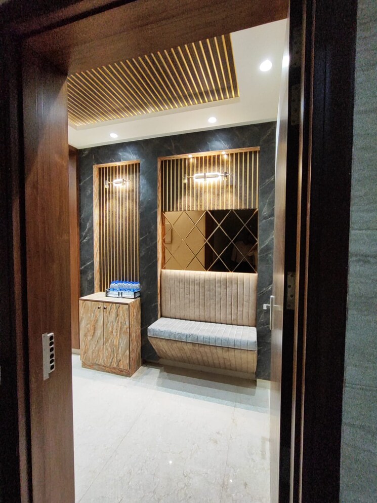 Room, sector 88 4 Bedroom 300 Sq.Yd. Builder Floor In Sector 88 Faridabad 6154799