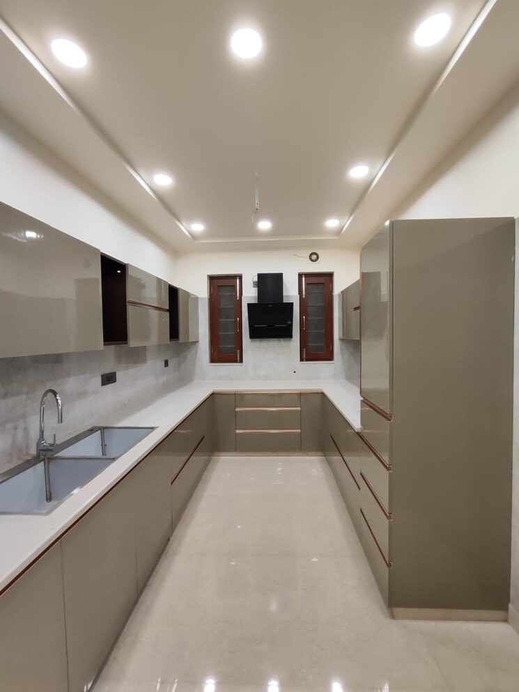 undefined, sector 88 4 Bedroom 300 Sq.Yd. Builder Floor In Sector 88 Faridabad 6154799