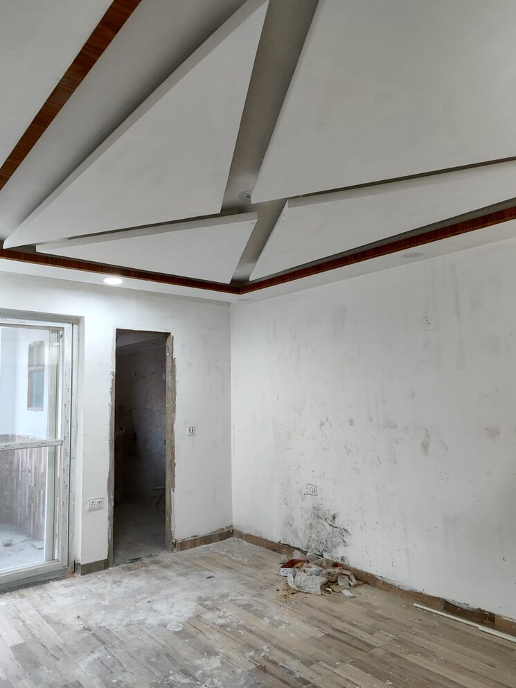 Room, puri-aman-vilas 3 Bedroom 238 Sq.Yd. Builder Floor In Sector 89 Faridabad 6156766