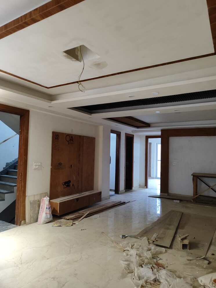 Room, puri-aman-vilas 3 Bedroom 238 Sq.Yd. Builder Floor In Sector 89 Faridabad 6156766