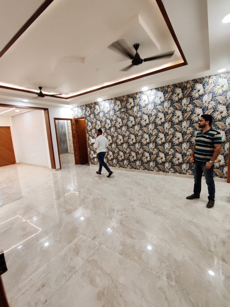 Room, puri-aman-vilas 3.5 Bedroom 260 Sq.Yd. Builder Floor In Sector 89 Faridabad 6156870