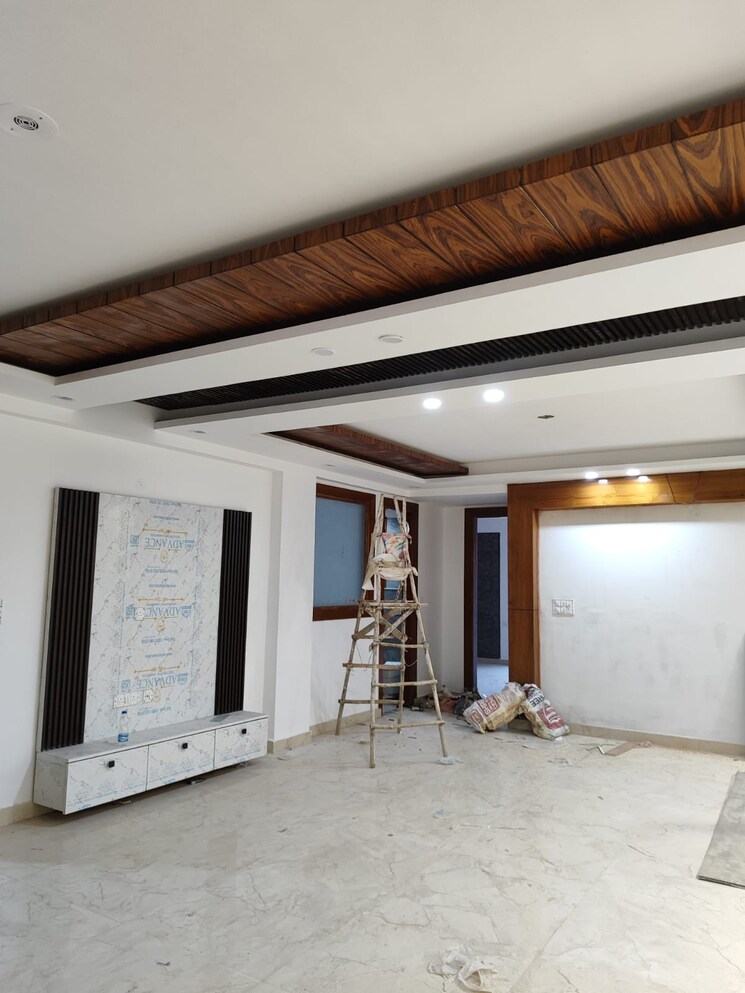 Room, puri-aman-vilas 3.5 Bedroom 260 Sq.Yd. Builder Floor In Sector 89 Faridabad 6156904