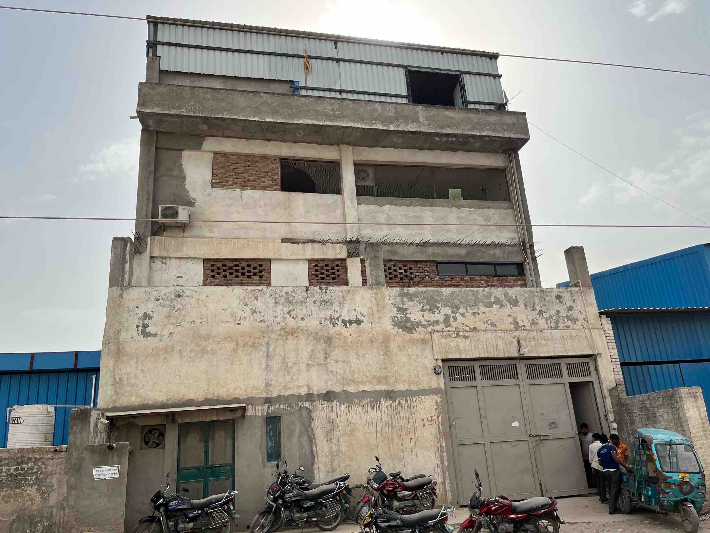 Warehouse for Sale in Mundka, Delhi Resale Warehouse in Mundka, Delhi