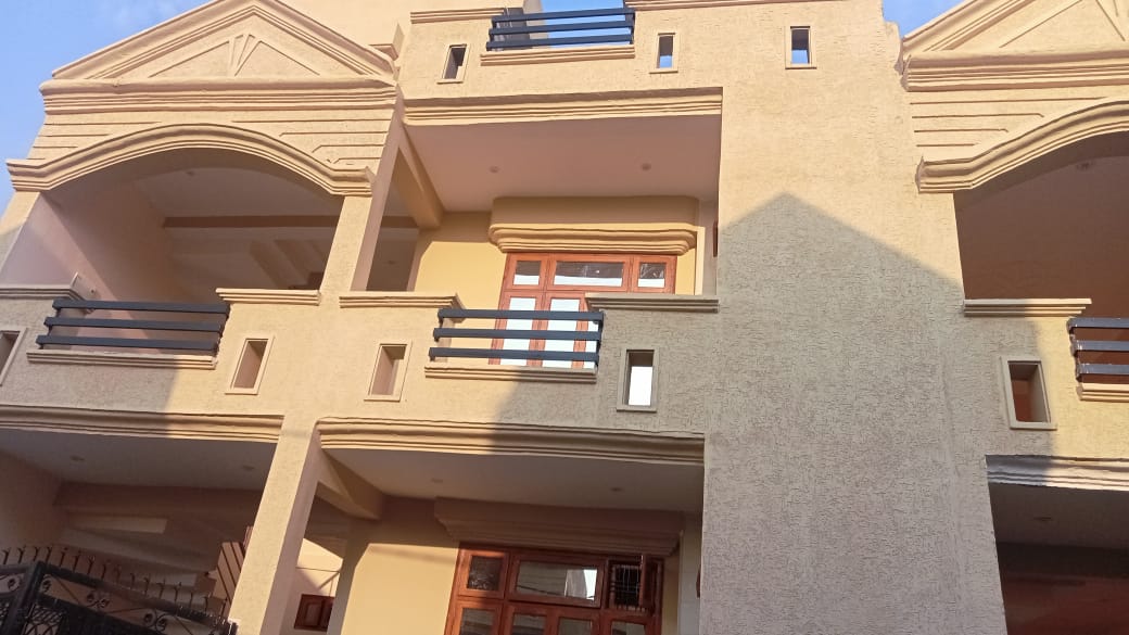 Resale 4 Bedroom 1200 Sq.Ft. Villa in Amar Shaheed Path Lucknow 6159361