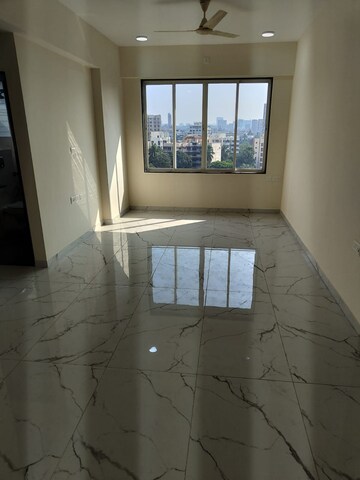 Room in 3 BHK Apartment at Tattva Mittal Cove, Andheri West – for Rent