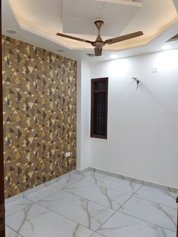 Room in 2 BHK Builder Floor at Dwarka Mor – for Rent