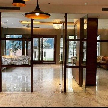Room in 3.5 BHK Apartment at Unitech Harmony, Sector 50 – for Rent