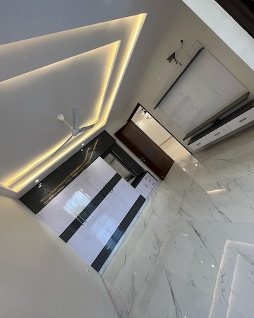 Staircase in 3.5 BHK Apartment at Unitech Harmony, Sector 50 – for Rent