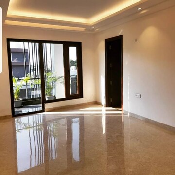 Room in 4 BHK Villa at Ansal Sushant Lok I, Sector 43 – for Rent