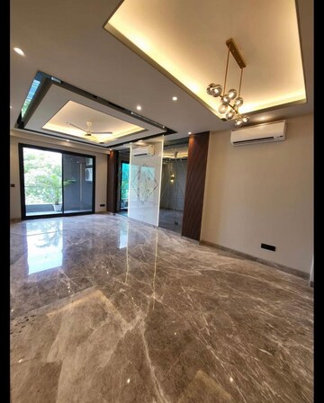 Room in 3 BHK Builder Floor at DLF City Gurgaon, Sector 27 – for Rent