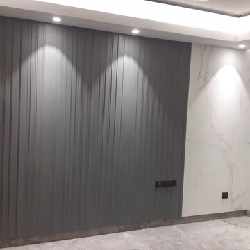 Building Lobby in 3 BHK Builder Floor at DLF City Gurgaon, Sector 27 – for Rent