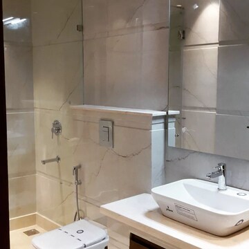 Bathroom in 3 BHK Builder Floor at DLF City Gurgaon, Sector 27 – for Rent