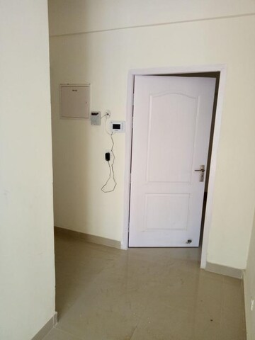 Room in 3.5 BHK Apartment at Ansal Sushant Golf City Celebrity Gardens, Sushant Golf City – for Rent