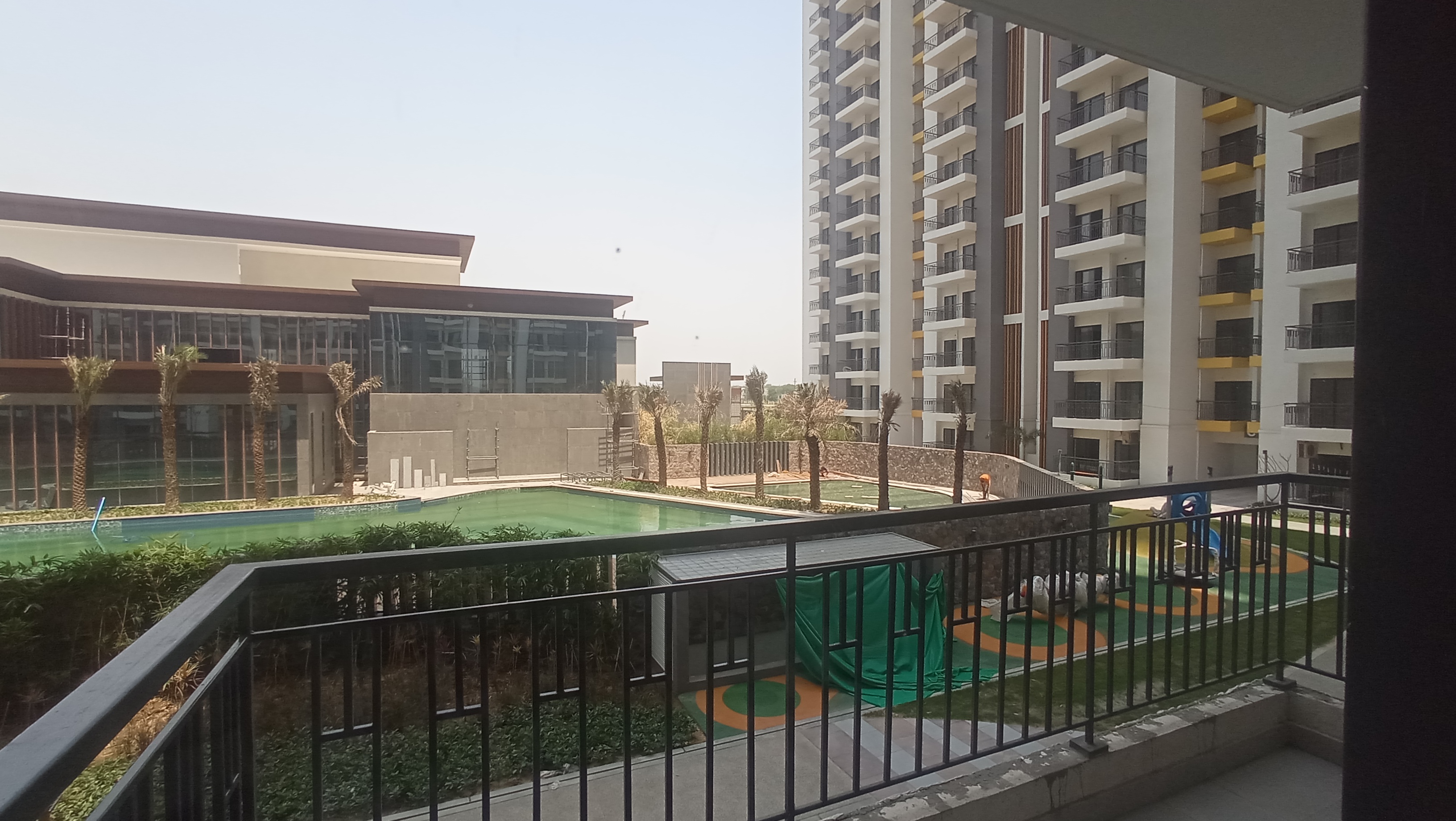 Rental 3 Bedroom 1545 Sq.Ft. Apartment in Mahagun Mywoods, Noida Ext