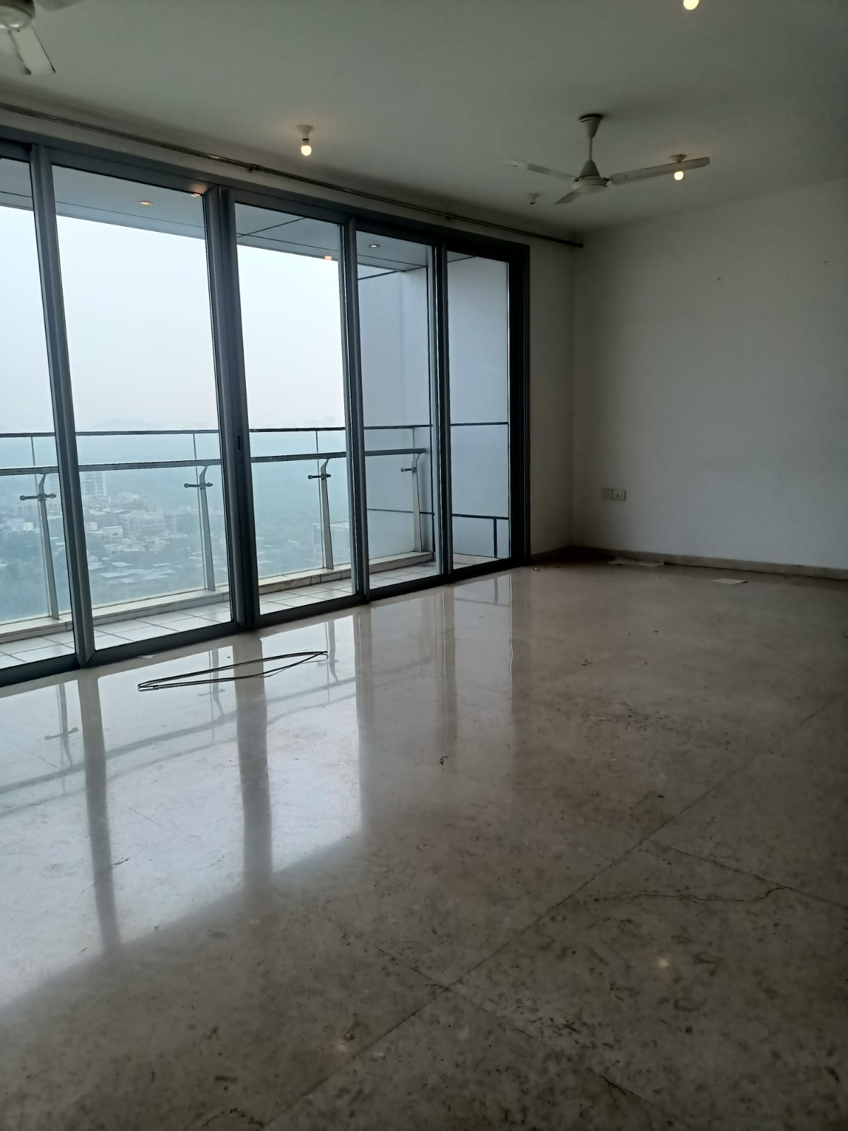Rental 3 Bedroom 912 Sq.Ft. Apartment in Oberoi Eternia, Mulund West
