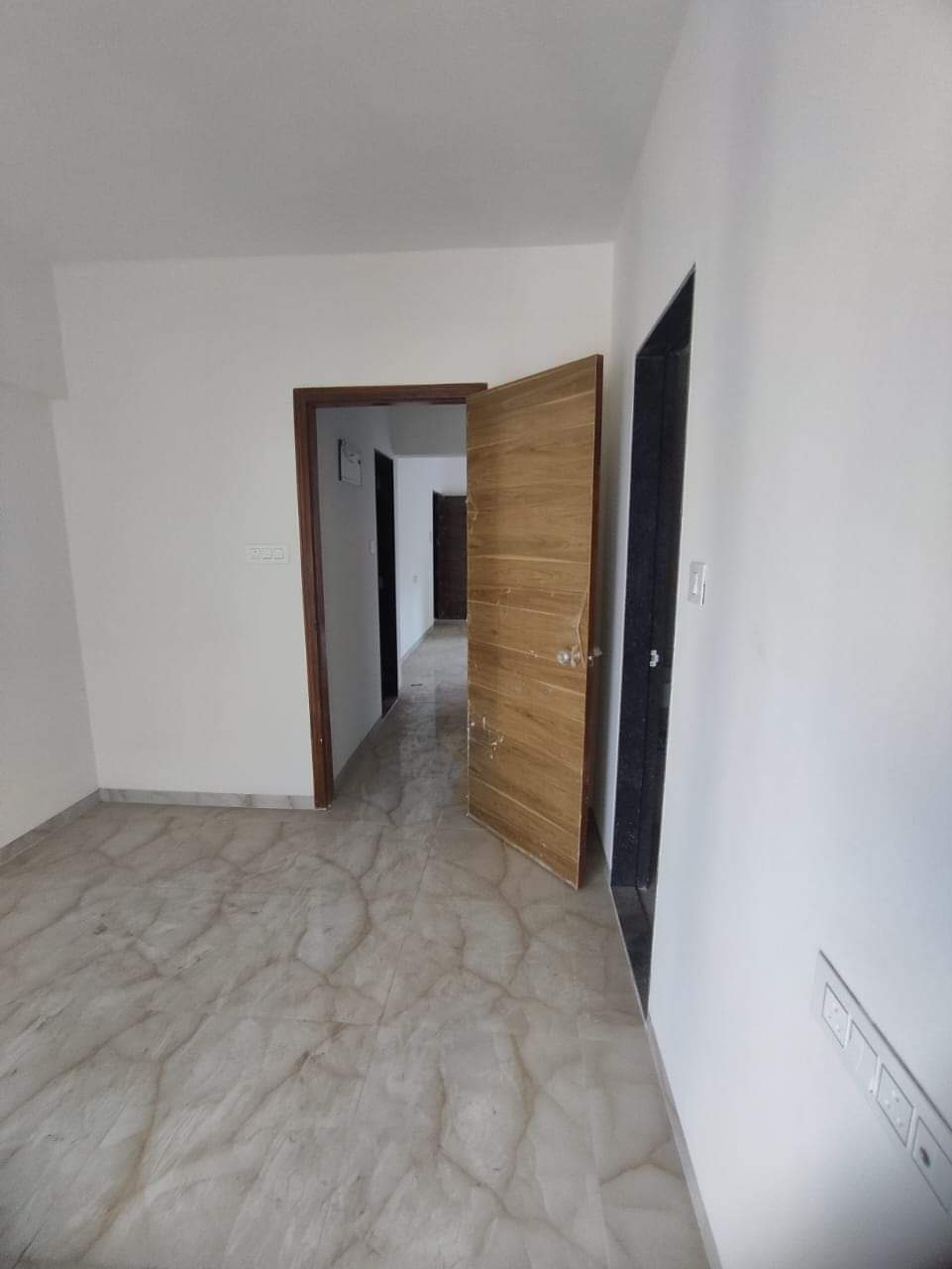 Resale 1 Bedroom 400 Sq.Ft. Apartment in Dahisar Bhagirath Apartments