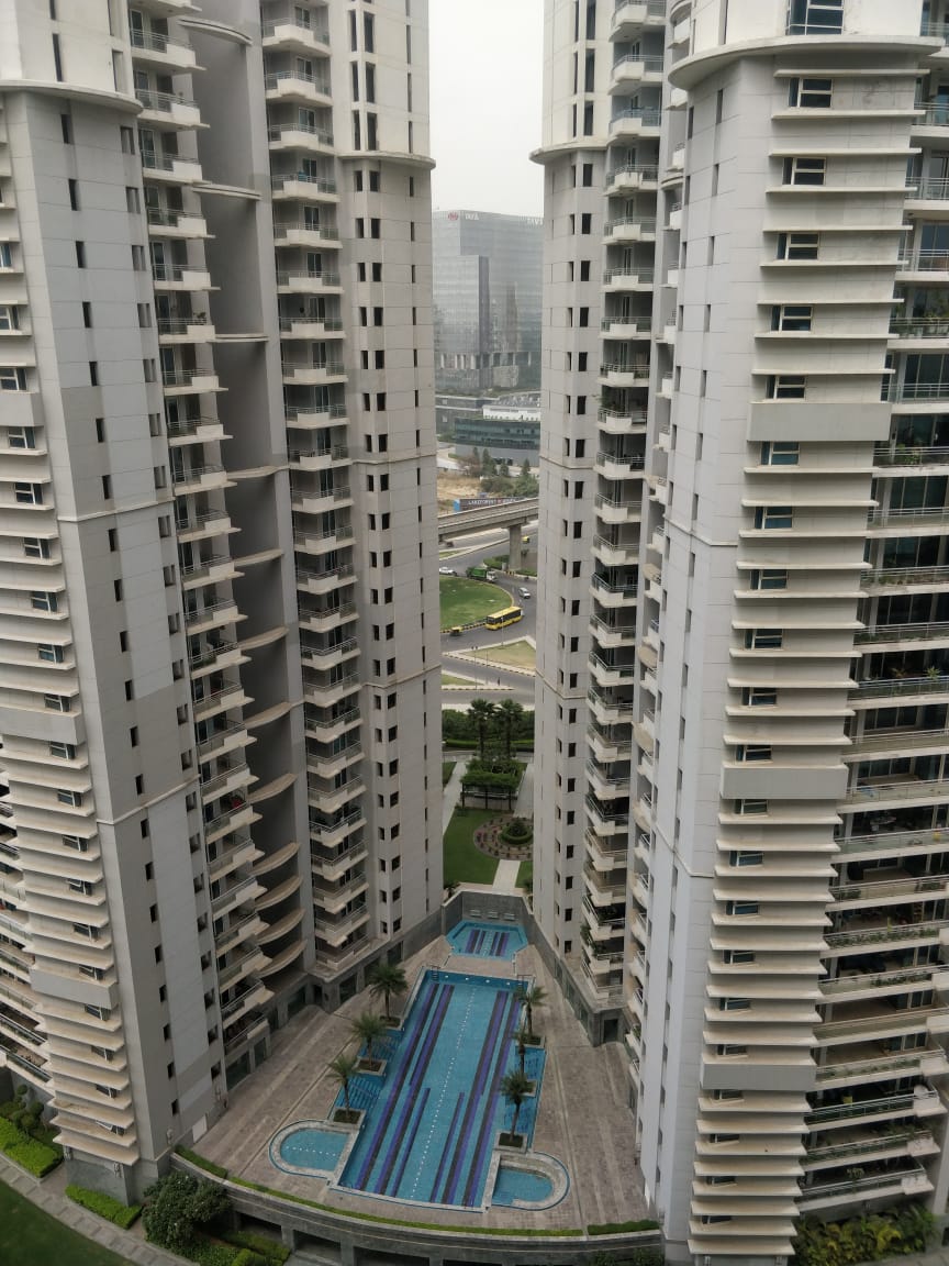 Rental 4 Bedroom 4200 Sq.Ft. Apartment in DLF The Belaire, Dlf Phase V