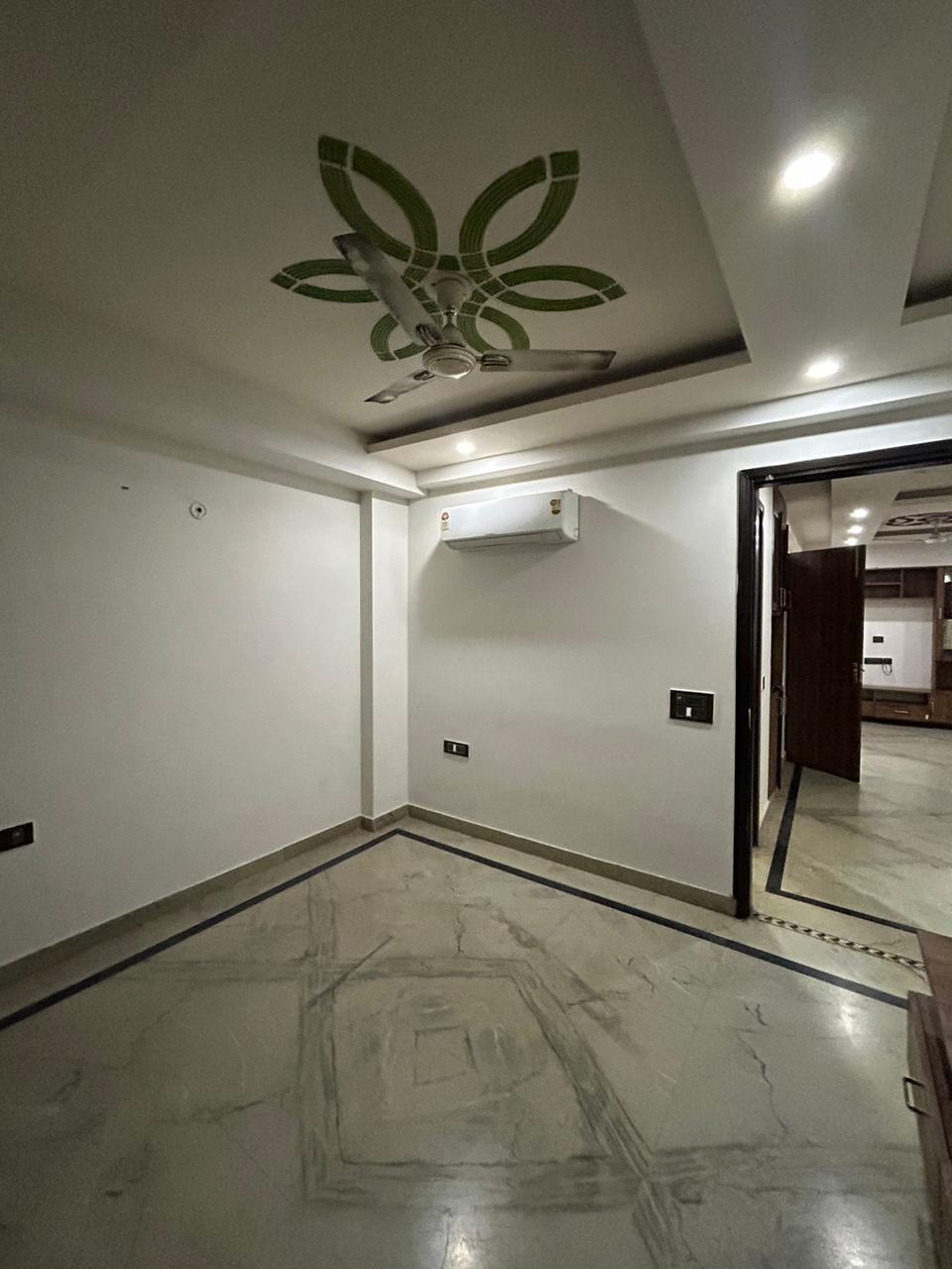 Rental 3 Bedroom 1200 Sq.Ft. Builder Floor in RWA Saket Block J, Saket