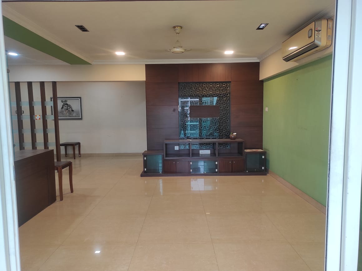 Rental 2 Bedroom 670 Sq.Ft. Apartment in Lokhandwala Infrastructure