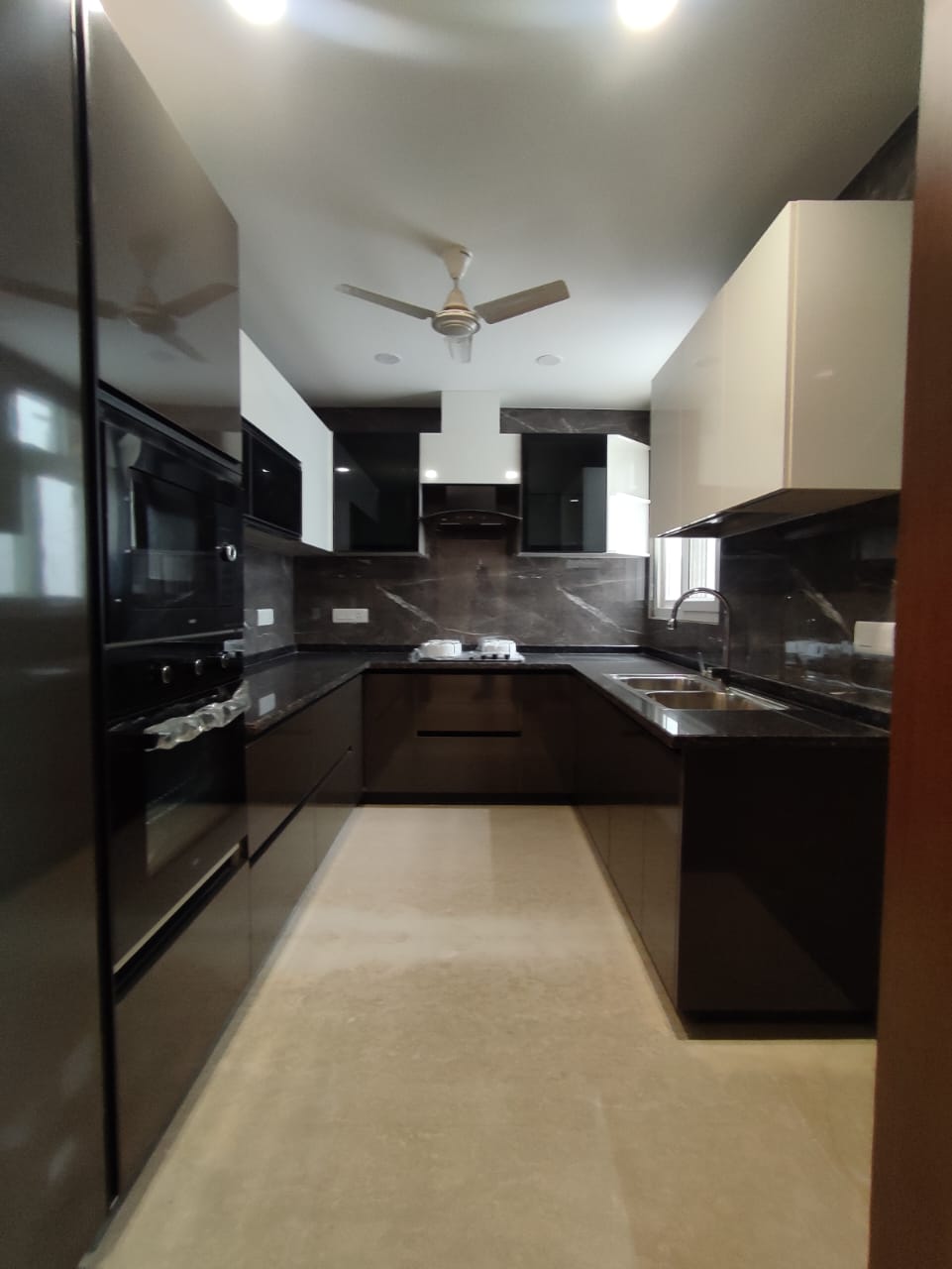 Resale 4 Bedroom 2200 Sq.Ft. Apartment in RWA Saket Block J, Saket