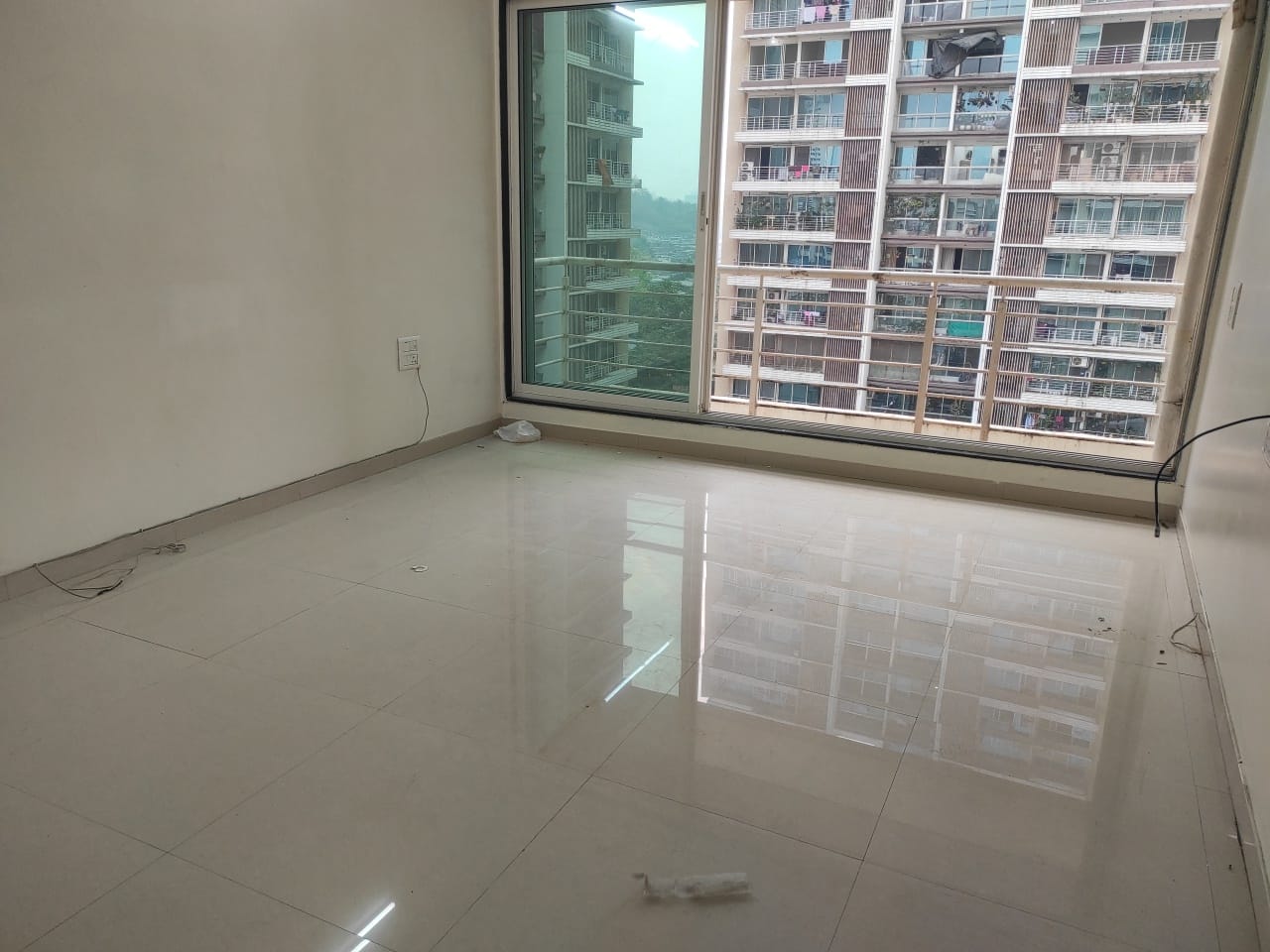 Resale 2 Bedroom 778 Sq.Ft. Apartment in Lokhandwala Infrastructure Spring Grove, Kandivali East