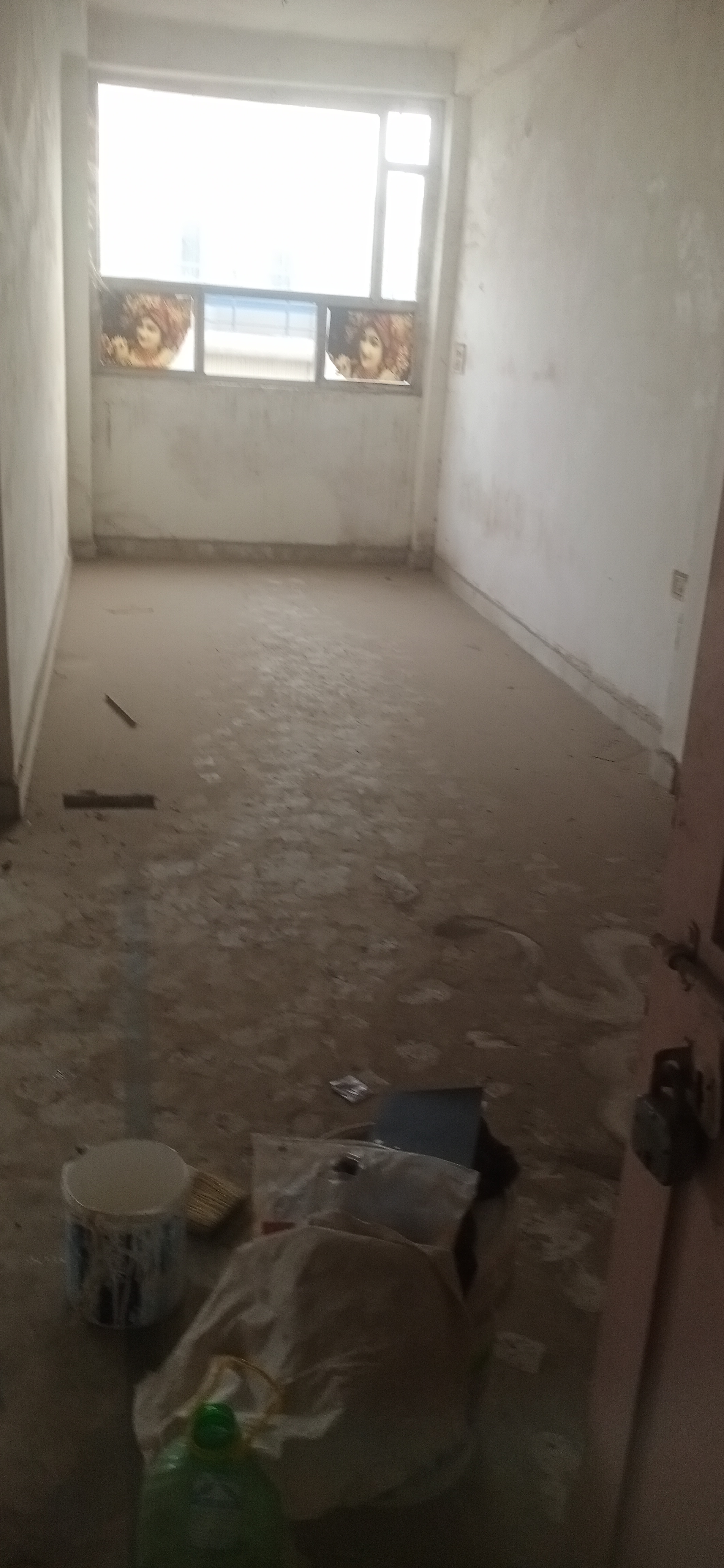 Rental Commercial Warehouse 1300 Sq.Yd. in Laxmi Nagar Delhi 6169762