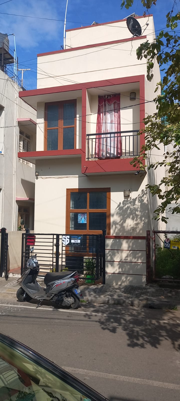 Resale 3 Bedroom 1000 Sq.Ft. Independent House in Cambridge Mall, Ulsoor Bangalore 6170343