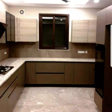 Kitchen in 3 BHK Builder Floor at DLF City Gurgaon, Sector 27 – for Rent