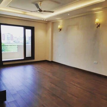 Room in 3 BHK Builder Floor at DLF City Gurgaon, Sector 27 – for Rent