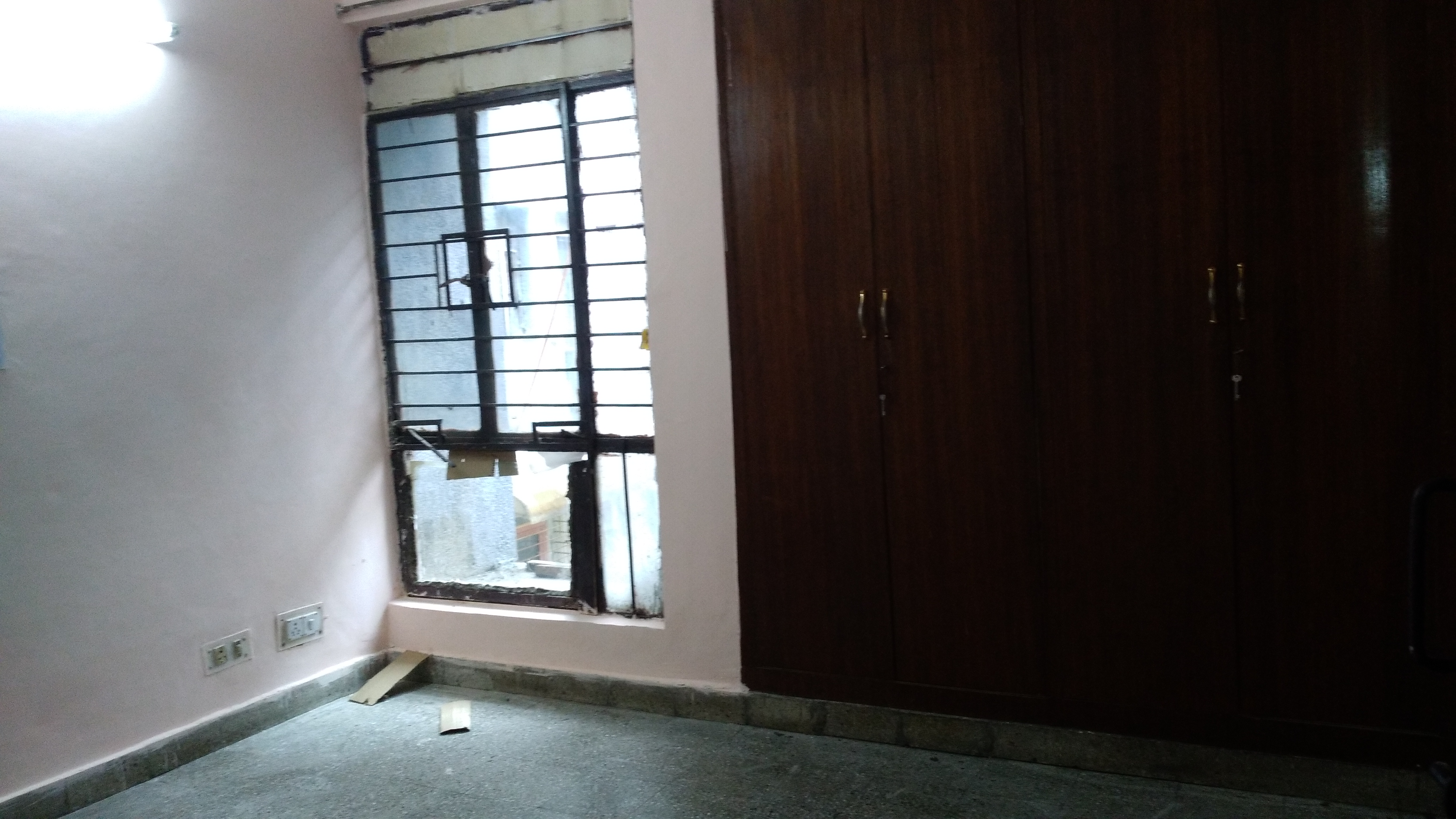 Resale 2 Bedroom 1000 Sq.Ft. Apartment in Ip Extension Delhi 6172902