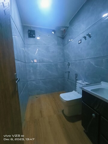 Master Bedroom in 1 BHK Builder Floor at Chattarpur – for Sale