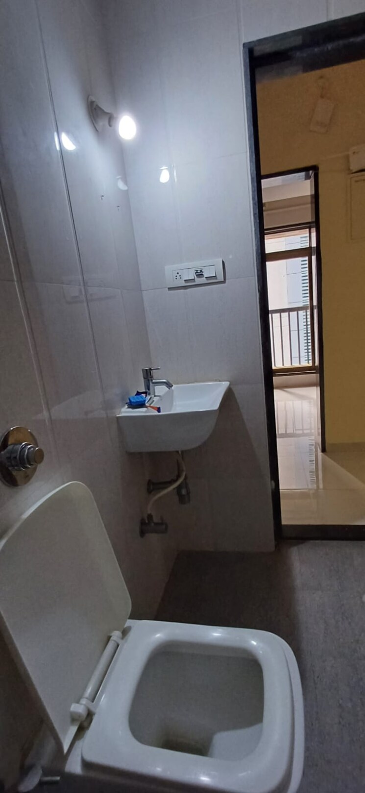 Bathroom, shastri nagar 1 Bedroom 650 Sq.Ft. Apartment In Shastri Nagar Thane 6174820