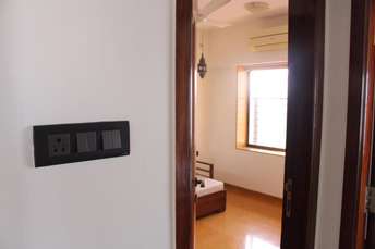 2 BHK Apartment For Rent in Nibbana Apartments Bandra West Mumbai 6175947