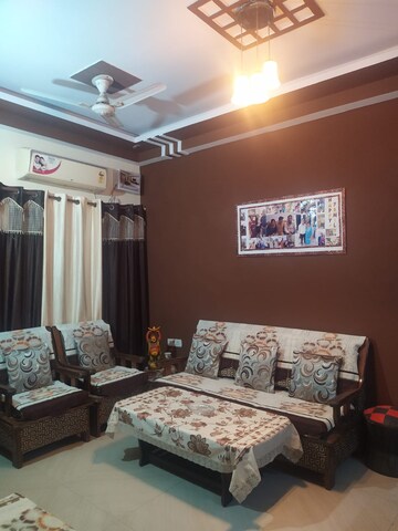 Living Room in 3 BHK Builder Floor at Sector 72 – for Sale