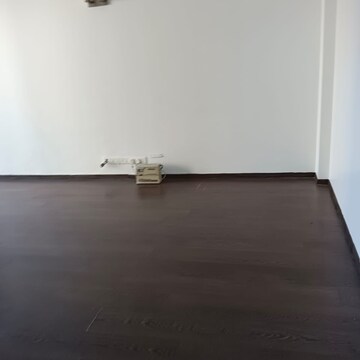 Room in 4 BHK Apartment at Emaar The Palm Springs, Sector 54 – for Rent