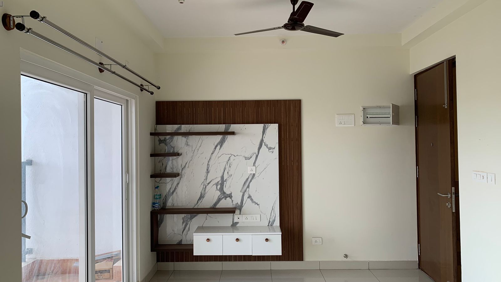 Rental 2.5 Bedroom 1340 Sq.Ft. Apartment in Prestige Jindal City Phase
