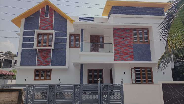 4 Bedroom 2000 Sq.Ft. Independent House in Punkunnam Thrissur