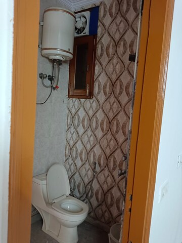 Attached Bathroom in 3 BHK Apartment at Lajpat Nagar – for Rent
