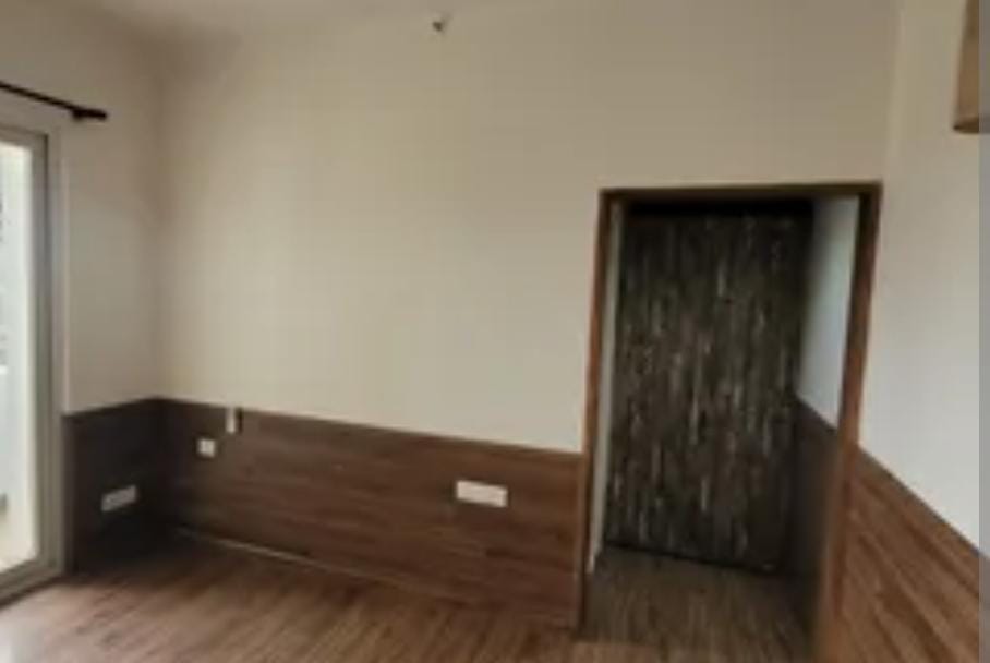 Resale 3 Bedroom 2927 Sq.Ft. Apartment in Tata Raheja Raisina Residency