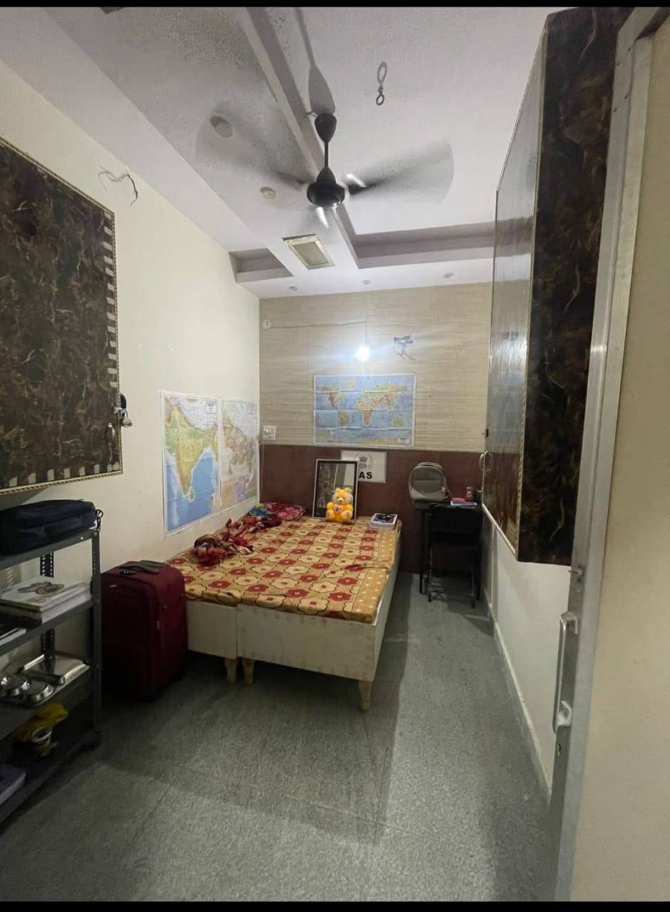 Delhi Mukherjee Nagar Room Rent For Student Royal Raj Pg for Boys, Hostels in Mukherjee Nagar, Delhi - 6183080