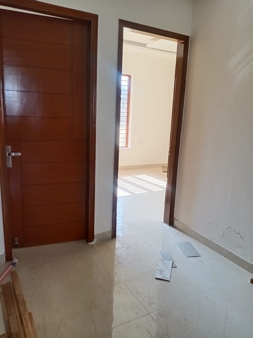 Rental 3 Bedroom 1800 Sq.Ft. Builder Floor in Richlook Elegant Floors, Green Fields Colony