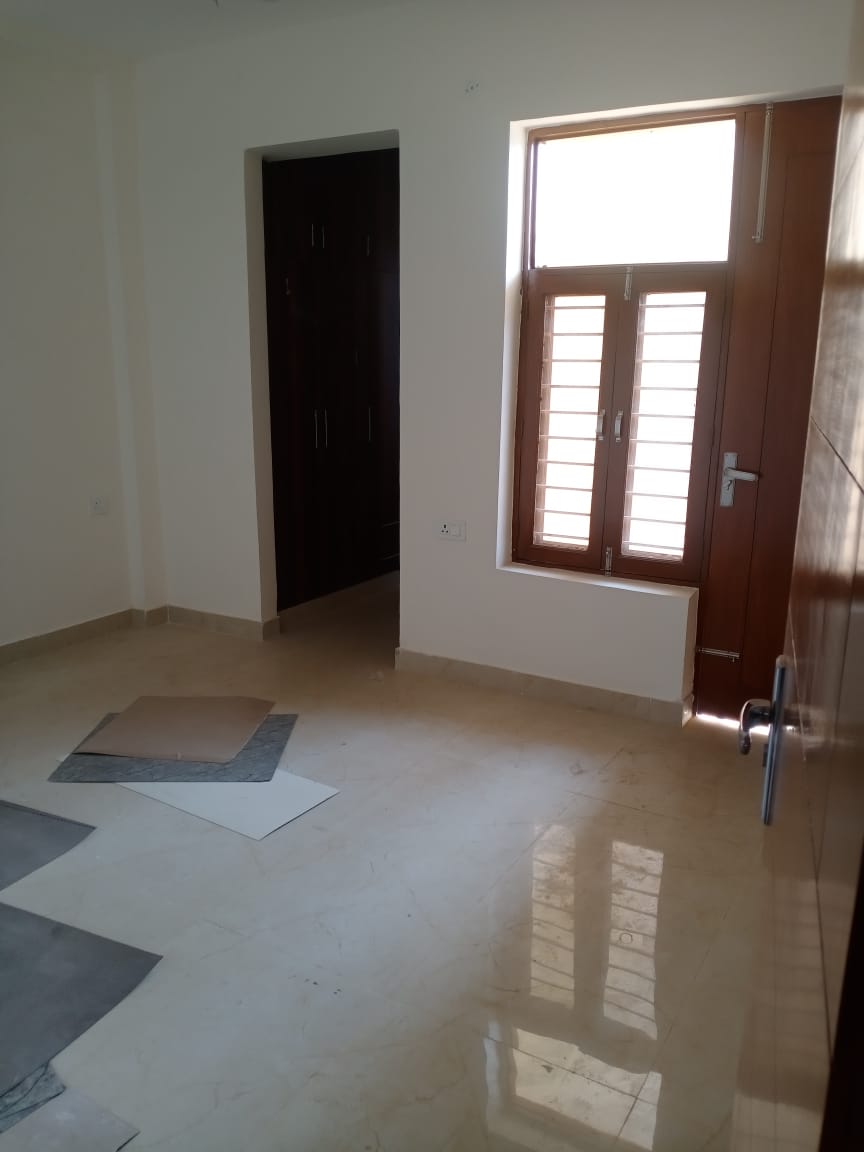 Rental 3 Bedroom 1800 Sq.Ft. Builder Floor in Richlook Elegant Floors, Green Fields Colony